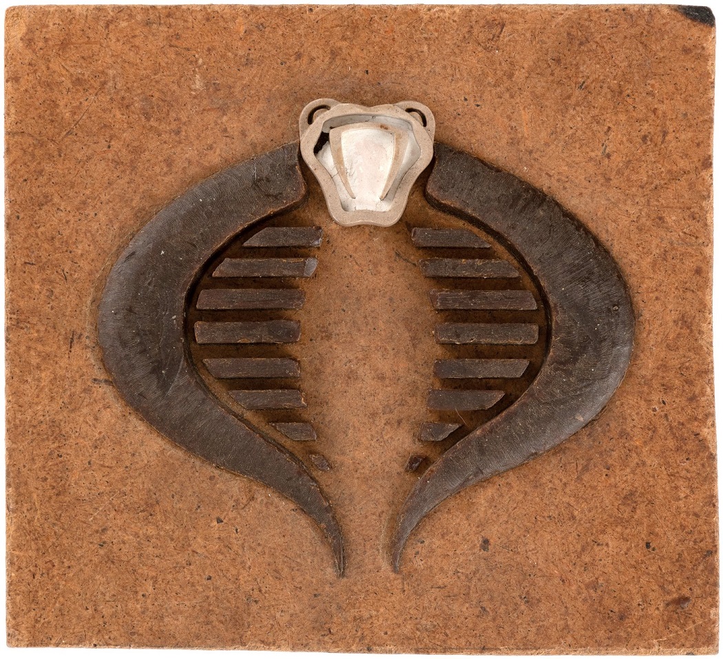 HakesAuctions's tweet photo. Bidding is now open on the #BillByersGIJoeCollection at @HakesAuctions! That includes #rare @GIJoeOfficial artifacts this hand-carved #Cobra emblem #masterpattern used internally to make all the emblems on Cobra vehicles! 🐍 https://t.co/DInnVUN3qE
#Hasbro #GIJoe #GIJoeCollectors https://t.co/vnAsN55KX6