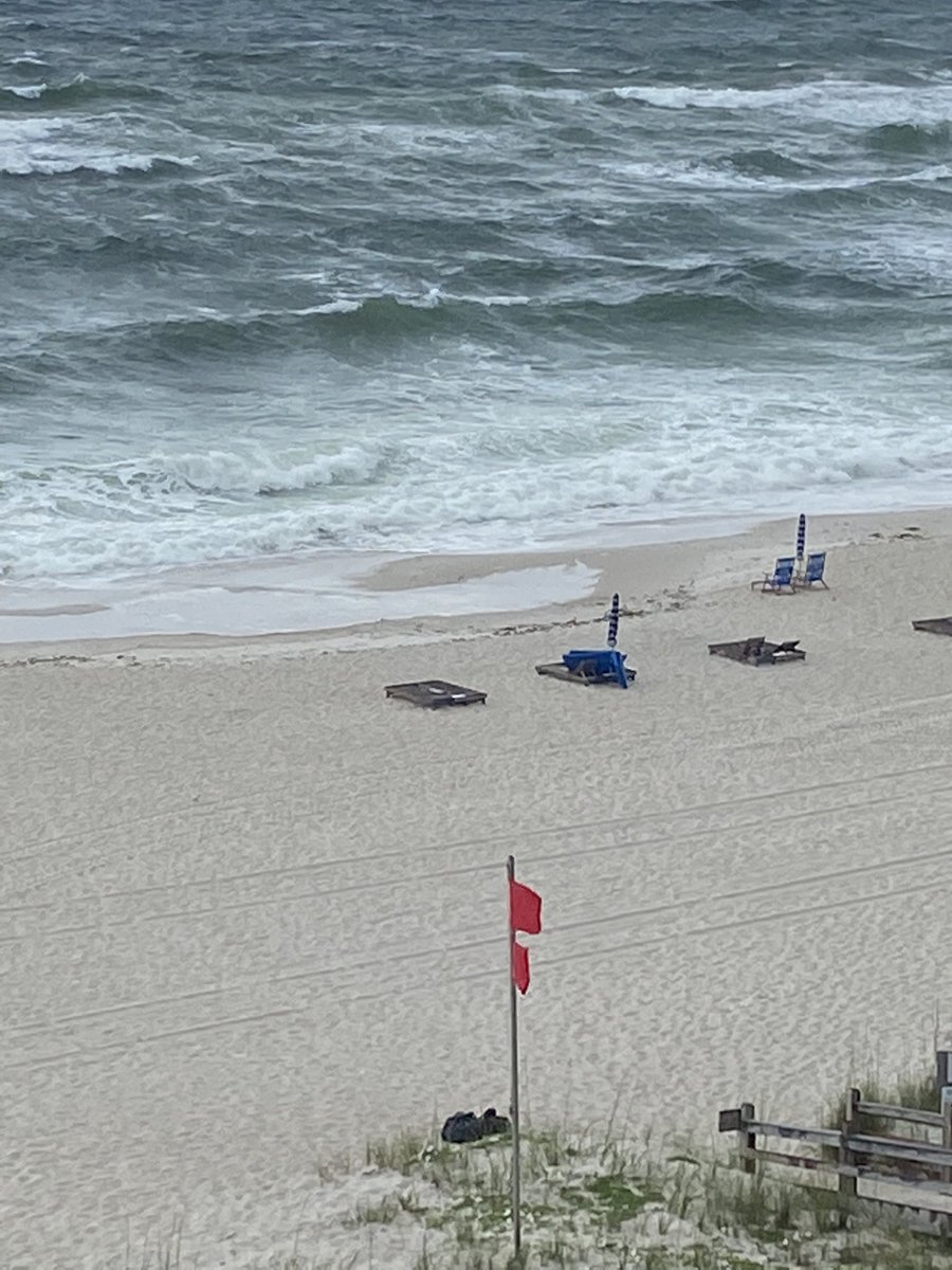 PoolScenic's tweet image. Swimming lessons for new members will begin shortly!! Hoping for 3 red flags to train in, but 2 will do