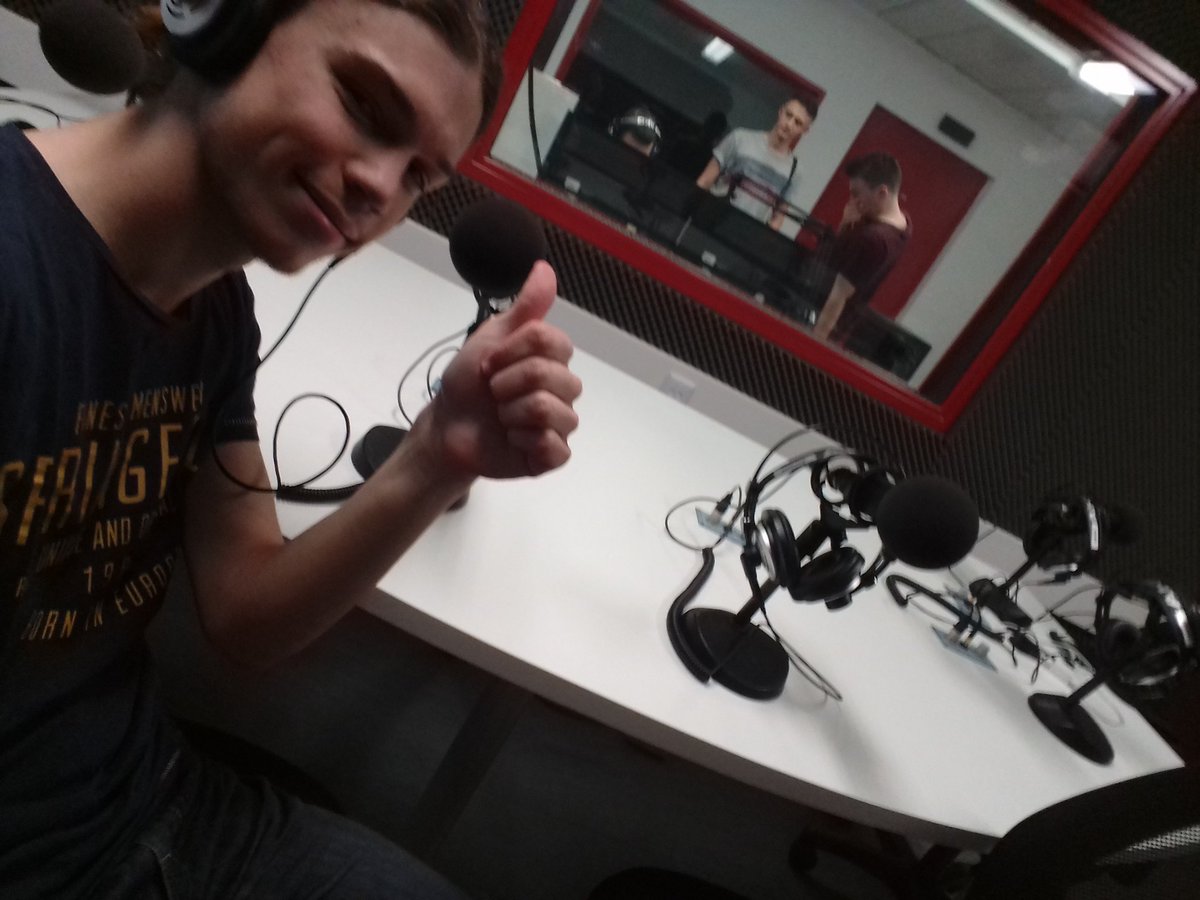 Ha terminado la EVAU/EBAU en toda España. Esperamos que tod@s obtengáis la calificación requerida para poder estudiar lo que deseéis.  

¡Si estáis interesados en estudiar Comunicación Audiovisual en la UAH, no dudéis en consultarnos a través de nuestras RRSS!