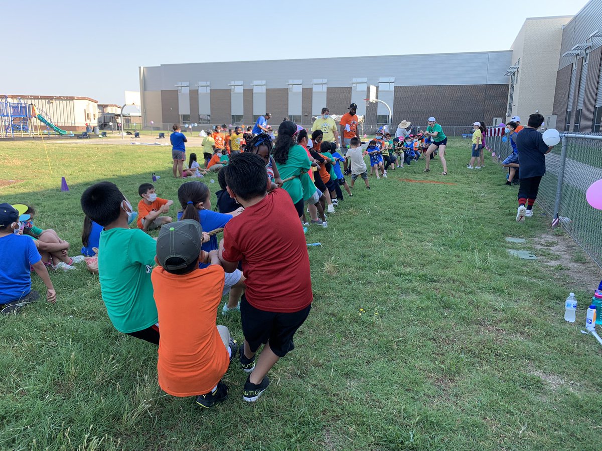 WHESEagles's tweet photo. Field Day has started here at WHES! #LastdayOfSchool #LetsTheGamesBegin https://t.co/SXNlzdOVgv