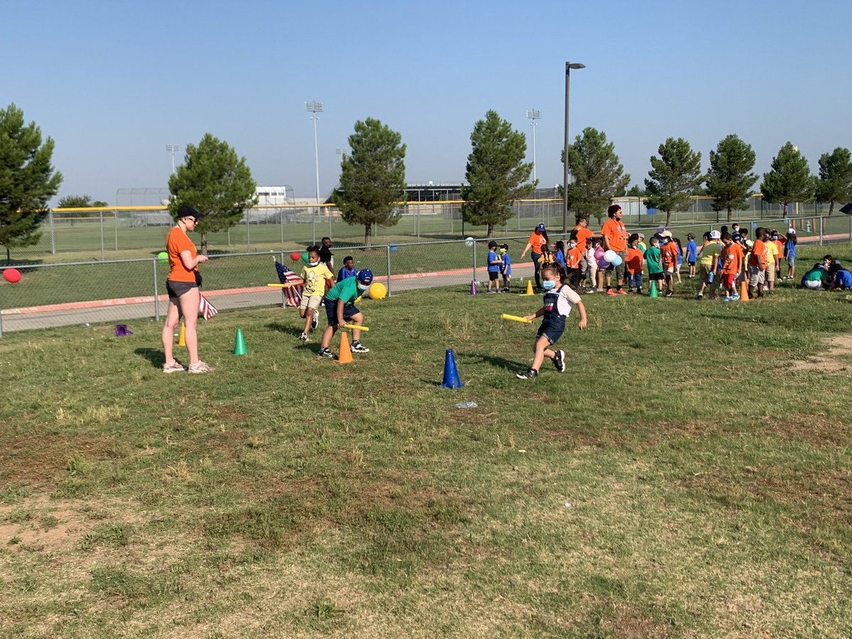 WHESEagles's tweet photo. Field Day has started here at WHES! #LastdayOfSchool #LetsTheGamesBegin https://t.co/SXNlzdOVgv