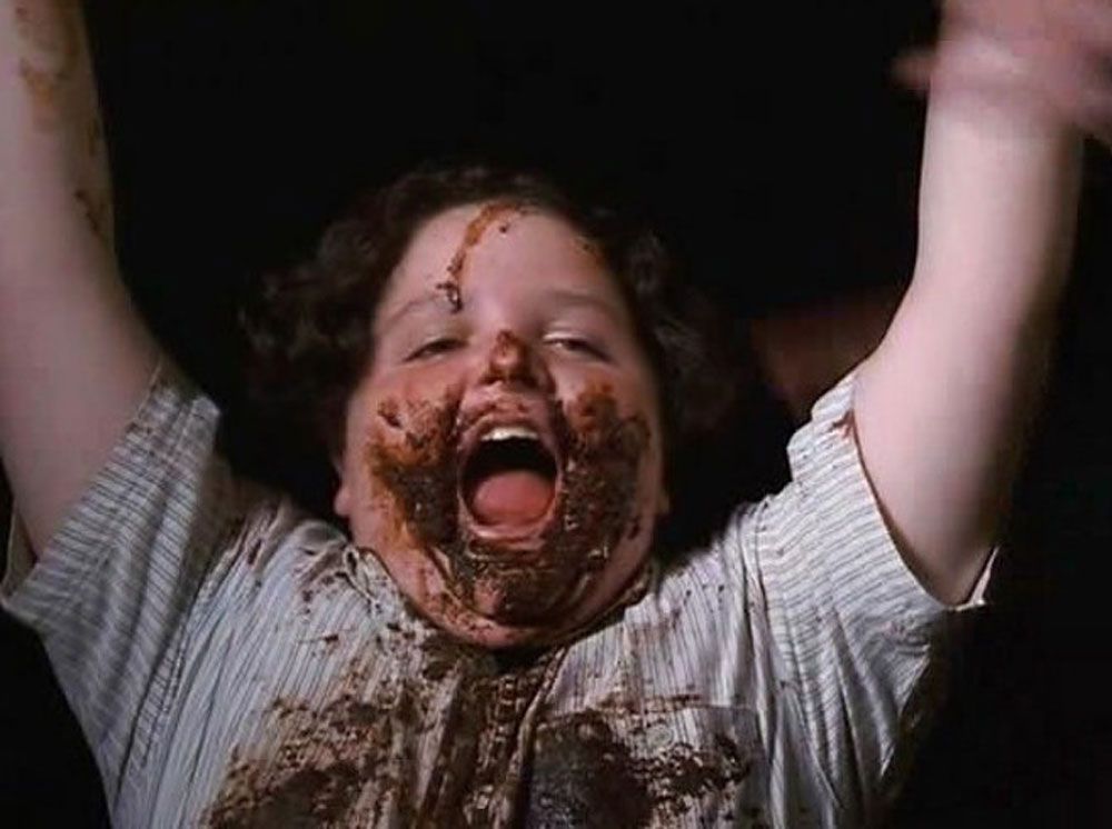80s_y_90s's tweet image. Nutricionista: Tu cuerpo te va a decir cuánto comer.

Mi cuerpo: BRUCE! BRUCE! BRUCE!