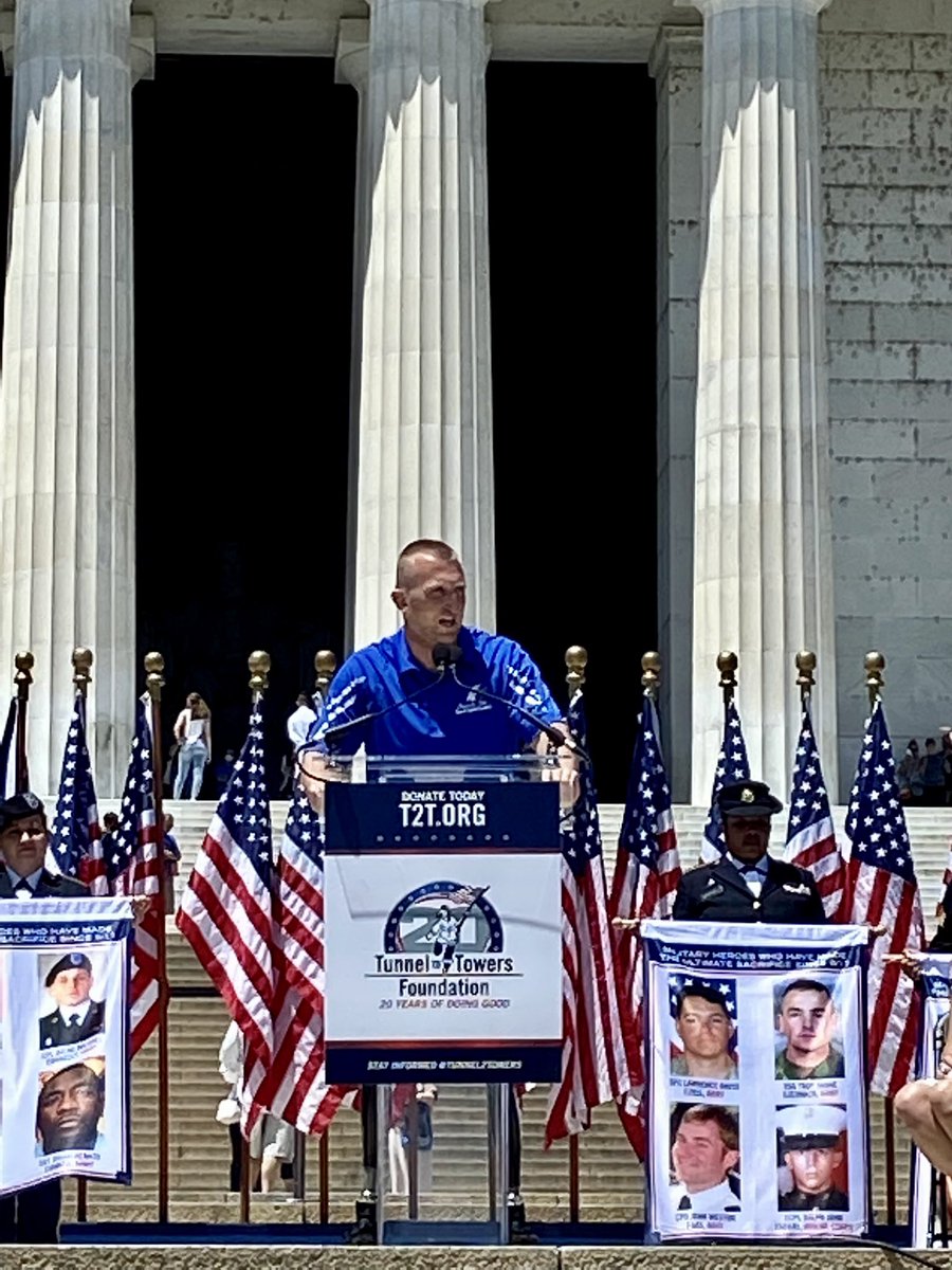 “I’m thankful that I live in a country that has millions of people in it that are willing to sacrifice their lives for their country. I’m thankful that I live in a country that recognizes the gravity of that sacrifice and is thankful for it,” #USMC Rob Jones, DBL Amputee OIF/OEF