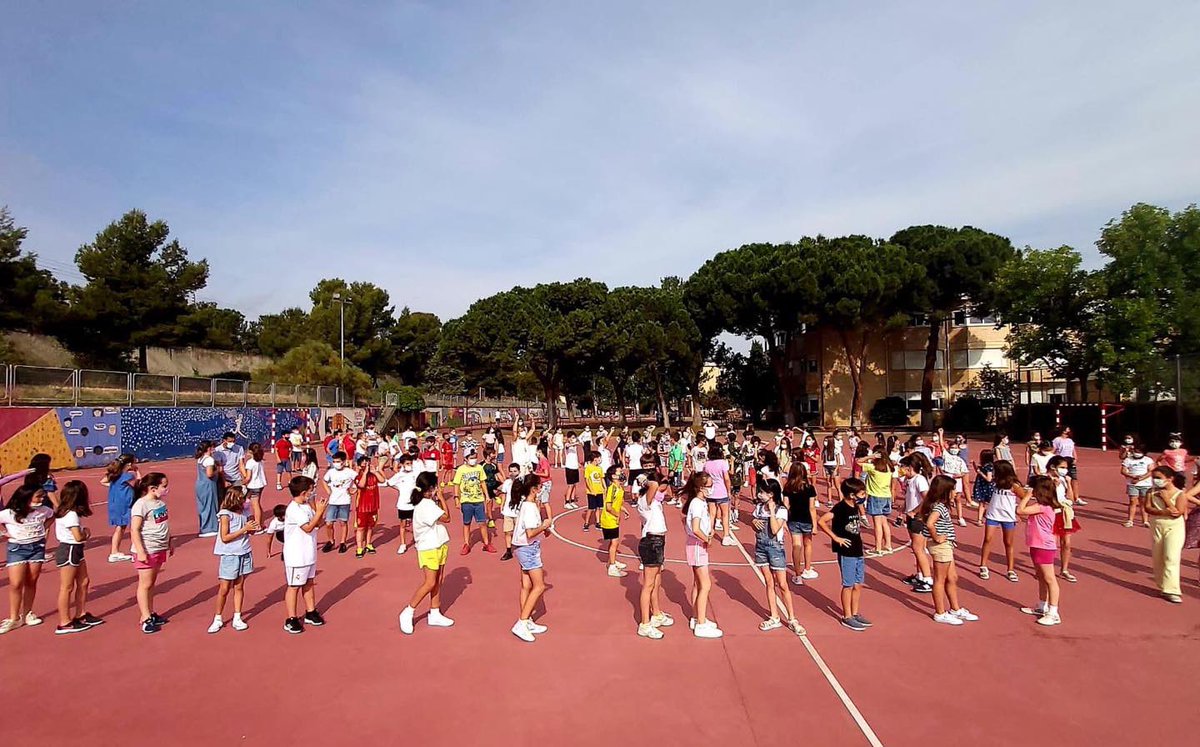 Despedimos el curso por todo lo alto, bailando!
El AMPA nos ha preparado esta sorpresa y lo hemos pasado en grande 
Gracias al AMPA y a <a href="/ludicosport/">Ludicosport</a> 
¡Hasta el curso que viene!
#findecurso
#nosdespedimosbailando
#primaria