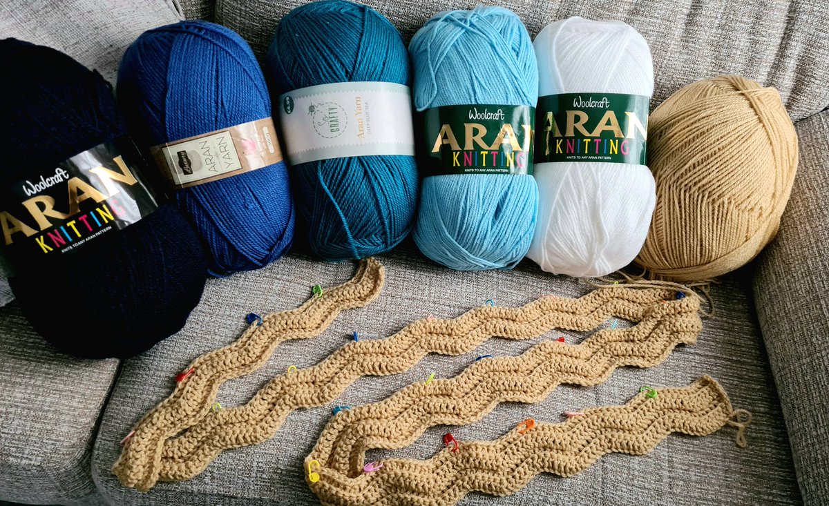AndieGurumi's tweet photo. I've started my Ridged Ripple Stitch blanket ☺
I'm making it a beach themed blanket ⛱🌊

And it is going to be a King's size blanket.

#crochet #blanket #ripple #ripplestitch #ridgedripple #ridgedrippleblanket #ridgedripplestitch #beach #ocean #beachtheme #shadesofblue https://t.co/vvaencpFed