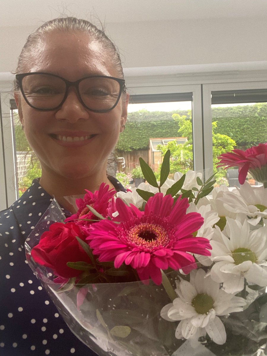 Beautiful sunny flowers on a rainy day from another happy client #RainyDay #satifiedcustomer #makingadifference