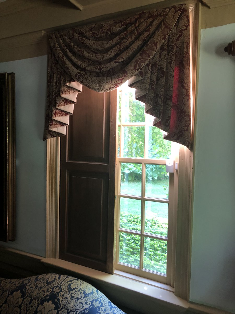 StilesHouse's tweet photo. The interior shutters (in the two front rooms on the lower level) are original to the house and never have been painted. While we were tempted to paint them- we decided not to be the first owners in 260 years to do so. https://t.co/HaKaBETjmI