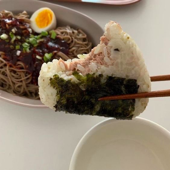 Вкусная ретвит цепочка 🍜

УСЛОВИЯ:

🍙 фав и ретвит цепочки 
🍙 читать меня 
🍙 читать ретвитнувших 
🍙 радоваться новым пирожочкам 

#цепочкатвиттерских 
#взаимнаяподписка 
#взаимныйфолловинг