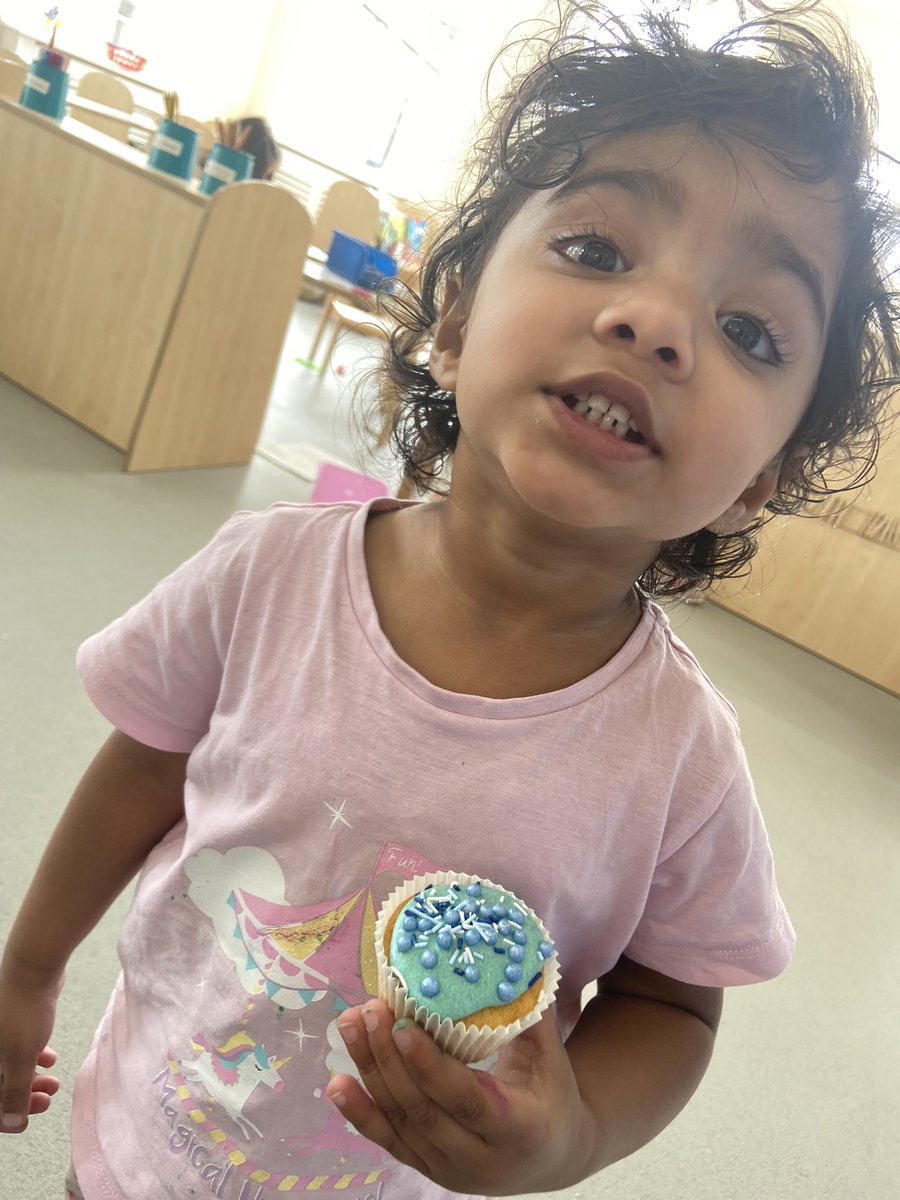 WarleyRoadPri's tweet photo. Fatherβs Day baking in Bobbins this morning. Think we have some future bakers in the making! Yummy ππ§ #eyfs #lovetolearn #topbakers https://t.co/D3kpyWZfqo