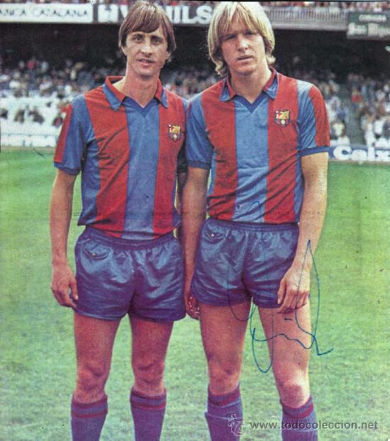 Zo moeilijk is het toch niet, een shirt “ontwerpen”? <a href="/Alaphilippe_/">Stijn</a>  @WVMak_Backup 

#barca