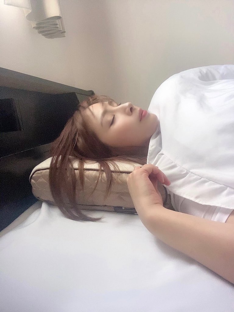 hamihamihamiru's tweet photo. ヨドバシ梅田のピロースタンドでオーダーメイド枕を作ったら睡眠の質がぐんとup🥰🙌
予約すると自分にあった枕選びのお手伝いをしてくれます🌙
https://t.co/CFipGrnjH8
#ピロースタンドヨドバシ梅田 #自分へのご褒美 #オーダーメイドまくら #ピロースタンド #ヨドバシ梅田 #睡眠負債 #枕 #寝心地 #PR https://t.co/cEcX87A3xj