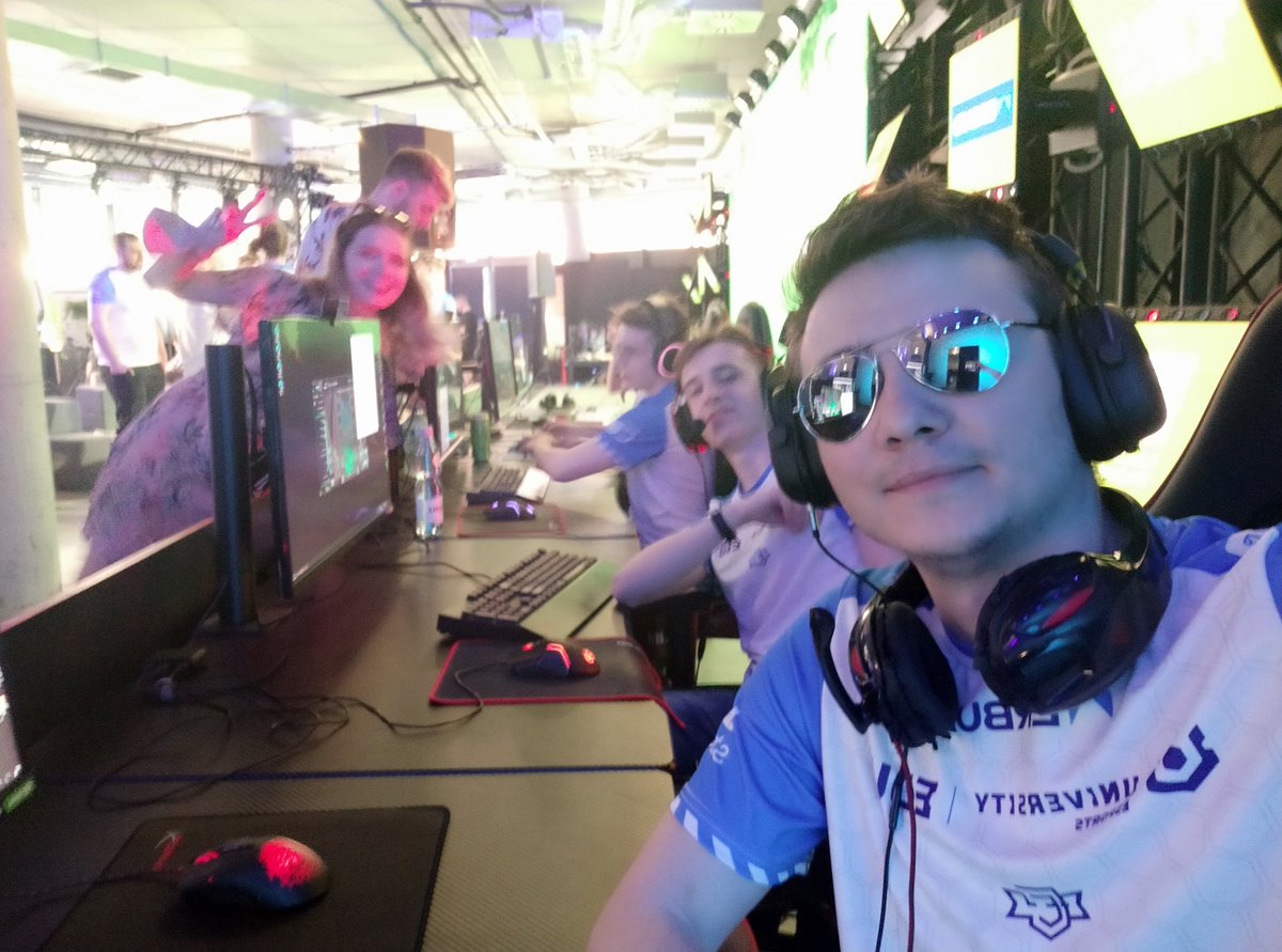 Godvolf's tweet photo. LAN finałowy @edu_esports w Warszawie, akademickie el classico na politechnikę gdańską, za mikrofonem @Bezi_lol @CzarnyPiotrus10 @AvahirEsport  
 https://t.co/915Su5csUe https://t.co/QLhmwbKis5