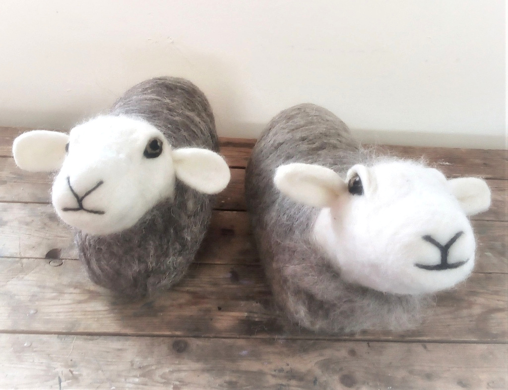 AnnisFelting's tweet photo. https://t.co/asFMfaqZdl Workshop @artisOnmasham June Herdwick Doorstop pics #herwdwick #needlefelting https://t.co/ciE6OwKcna