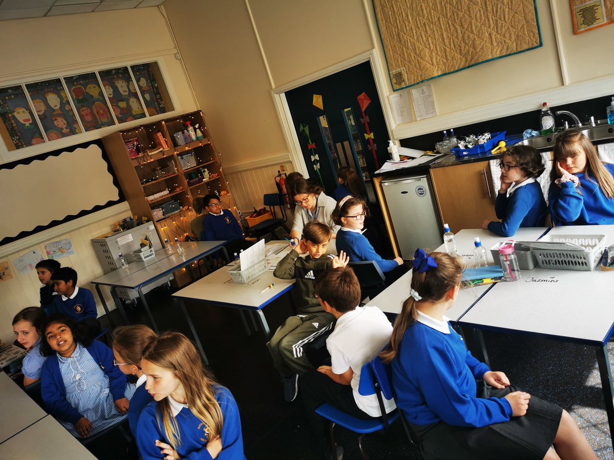 stjosephskly's tweet photo. Sunflowers are discussing in role why Mr Noah wanted to leave the 'troublesome' creatures on land and why Mrs Noah snuck them into her pockets. @JackieMorrisArt @mrjamesmayhew #mrsnoahspockets https://t.co/tC0qjg7kpR