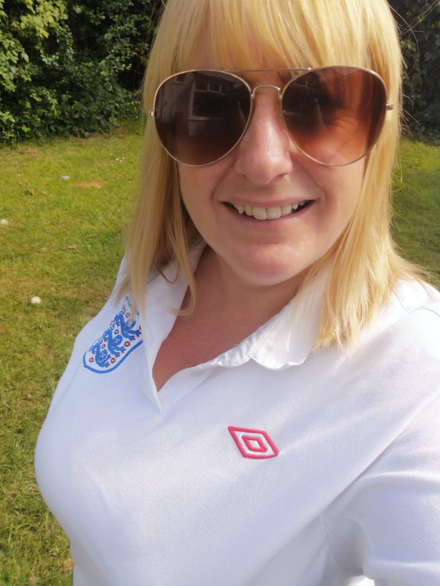 jorich21's tweet photo. Today's work wear (and my boss is Scottish)
#ENG #footiebird #notut https://t.co/2JyfgKbXib