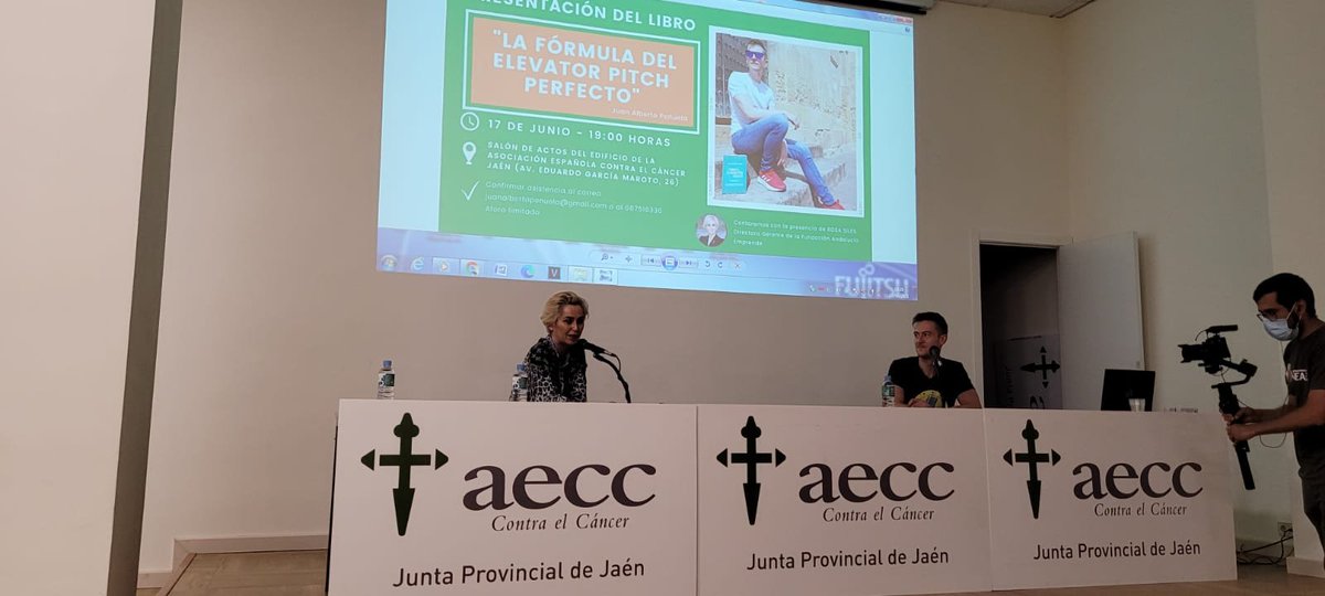 aemprende's tweet photo. 📚 Lectura 🔝🔝recomendada

🚀 'La Fórmula del Elevator Pitch Perfecto'🗣️, de @japenuela, emprendedor apoyado desde @cadejaen y ganador #PremiosAndalucíaJoven 🔛 #Emprendimiento @IAJuventud

💫 ¡Qué suerte la nuestra de acompañarte ayer en la presentación de este libro tan 💯! 🙌 https://t.co/8AY1NKrb3z