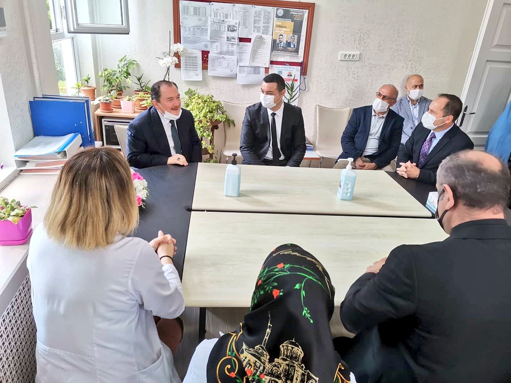 📌 Eyüpsultan Kaymakamımız Sayın İhsan Kara ve İlçe Millî Eğitim Müdürümüz Sayın Alper Asım Özer <a href="/eyupnisancii/">Nişancı Şehit Eyüp Beyazıt İlkokulu</a> İlkokulu'nu ziyaret ederek, öğrenciler ve öğretmenlerimizle sohbet etti. 📝

<a href="/tcmeb/">Millî Eğitim Bakanlığı</a> <a href="/ziyaselcuk/">Ziya Selçuk</a> <a href="/ihsankara41/">ihsan kara</a> <a href="/memleventyazici/">Levent Yazıcı</a> <a href="/alperasimozer/">Alper Asım Özer</a> <a href="/istanbulilmem/">İstanbul İl Millî Eğitim Müdürlüğü</a>