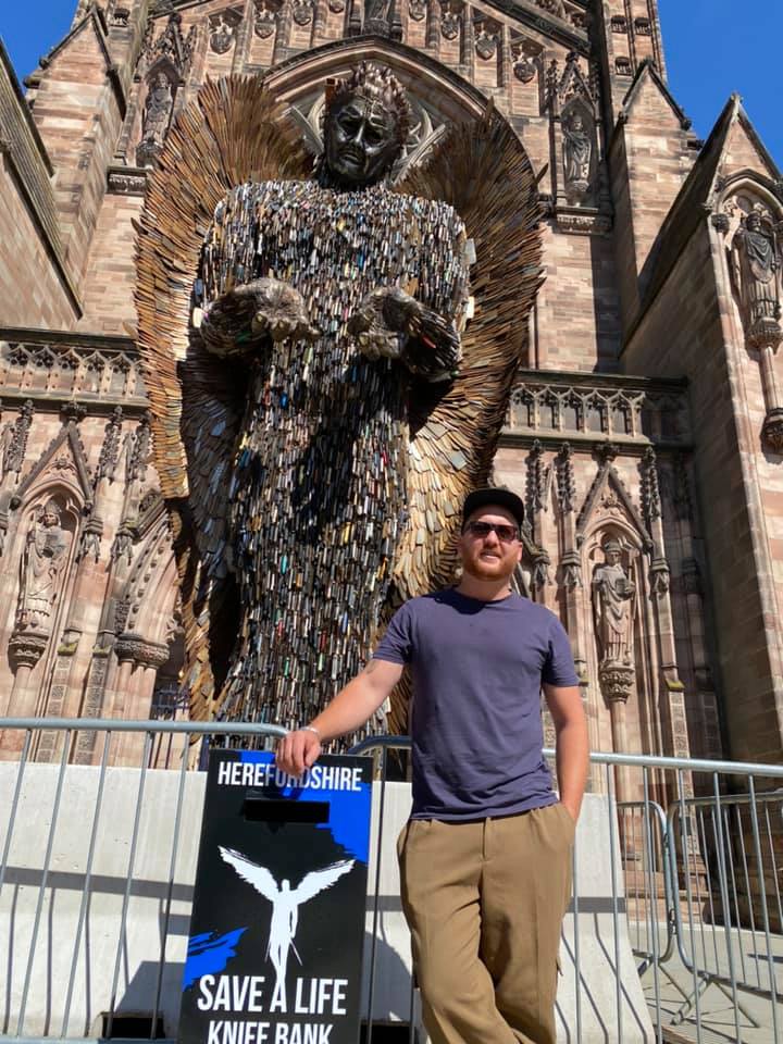 BritishIronwork's tweet photo. Hereford Catherdral and the #KnifeAngel
Blessed and bathed in sunshine.
Absolutely the most stunning location.
30 days of anti violence workshops, programmes, lectures, and activities.
Social change is its objective and its destiny. #savealife #surrenderyourknife https://t.co/3EGXBNbTsl