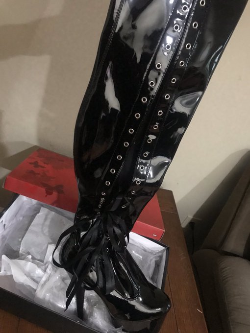 I love getting gifts! #tribute #bootworship #ballbusting https://t.co/gC5kw9ujHP<a href="/tag/tribute"class="tags">#tribute</a><a href="/tag/bootworship"class="tags">#bootworship</a><a href="/tag/ballbusting"class="tags">#ballbusting</a>
