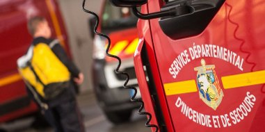 cnfpt's tweet photo. [#Pompiers] Le #CNFPT adapte ses formations pour accompagner les sapeurs-pompiers à gérer les phénomènes de violences. 👉 https://t.co/79hQ8RssI5 https://t.co/GRgKSC7S0U