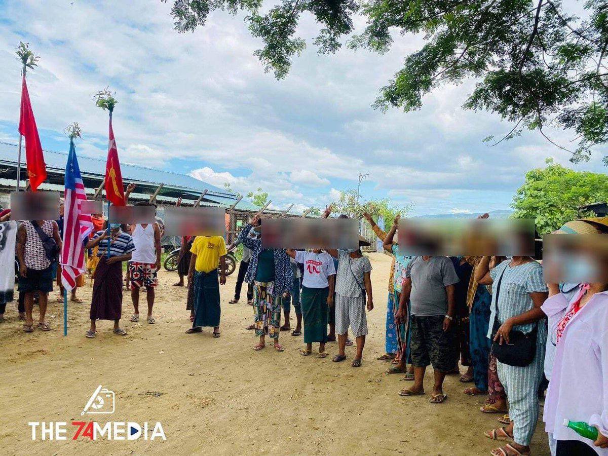 IDB009's tweet photo. Locals of Tamakhan, Myothit, Hpakant were seen protesting against military dictatorship.
#June18Coup #WhatsHappeningInMyanmar https://t.co/fnQwBbssBy