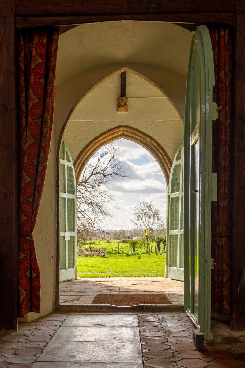 Open those doors wide! Have you requested our brochure yet? The Lincolnshire Wolds &amp; Coast Open Churches Festival IS taking place this year, 4th &amp; 5th and 11th &amp; 12th September. Link to form: forms.gle/nkKB5PdqNqDM76…

(photo by @Ashley_G_Taylor of Halton Holegate, St Andrews)