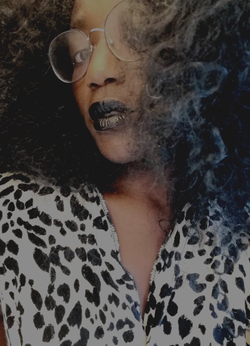 Hey toi 💋 Je suis disponible pour des s&eacute;ances chat, audio et visio toute la journ&eacute;e. https://t.co/SZ