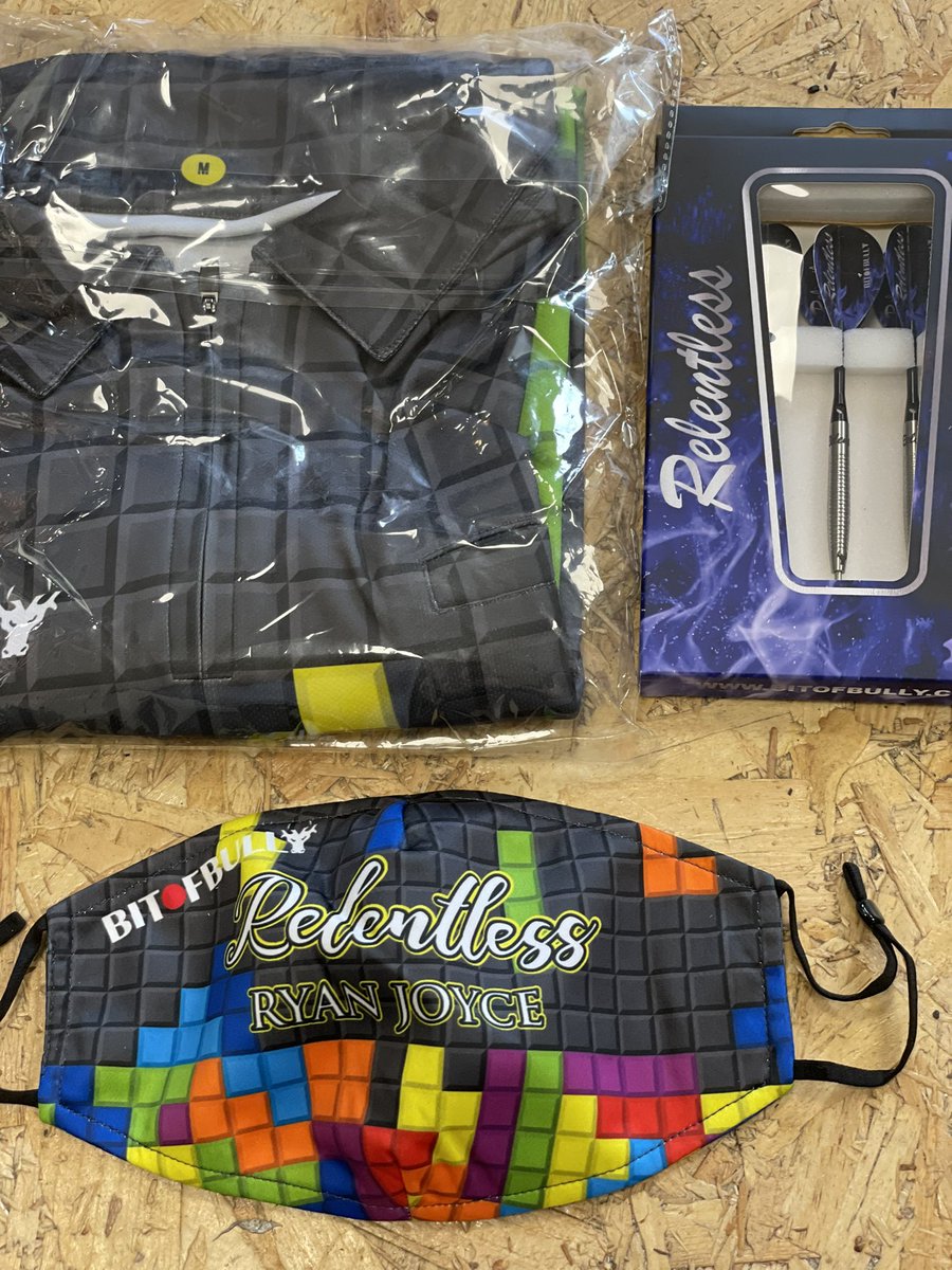Bitofbullydart's tweet photo. Relentless the bundle 
Face mask 😷 
Signed Tetris shirt 👕 
Dart set 🎯
£75 for the bundle 🤙🏻

#bitofbully #bitofbullydarts #ryanjoyce #ryanrelentlessjoyce #relentless #darts #tetris https://t.co/GMdZYQmApq