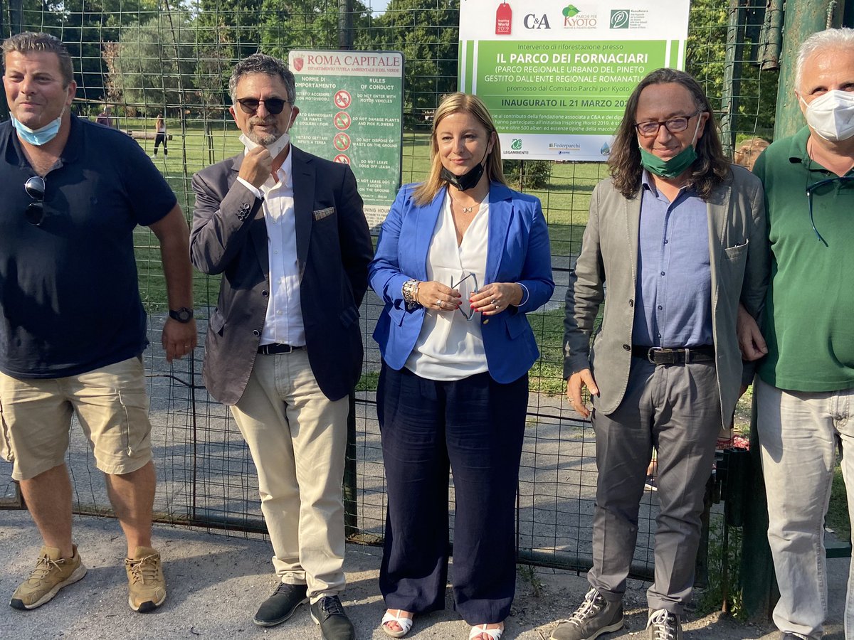 EnteRomaNatura's tweet photo. Giornata di presentazione della piantumazione realizzata nel #ParcodelPineto #RomaNatura progetto coordinato dal Comitato Parchi per Kyoto nato dalla Campagna #InspiringWorld2019 della #LaudesFoundation @robertalombardi @Mau_Gubbiotti @FranFerrante https://t.co/wYIndjxhNY https://t.co/3T0c0LTvdi