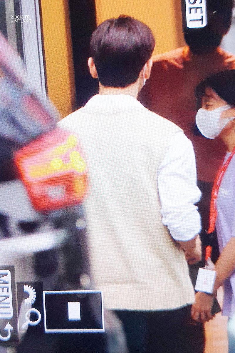 justt_vxq's tweet photo. 210618 최강창민의 프리허그 출근^^;....

#최강창민의프리허그 #freehug
#최강창민 #changmin #チャンミン @TVXQ https://t.co/eqP1YhAX9U
