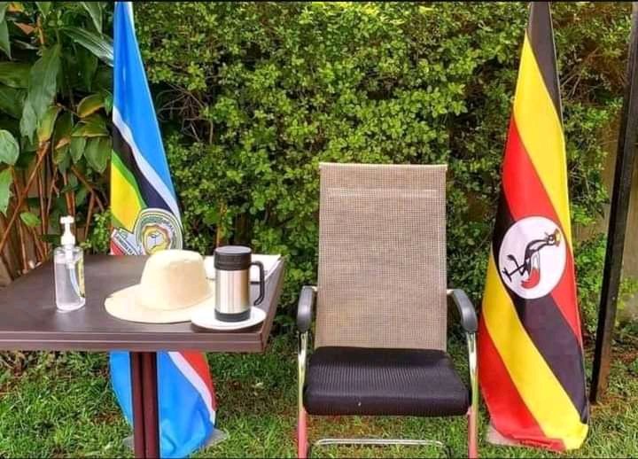 Anytime now, Ssabalwanyi will Address #Ugandans on #Covid19Ug 

#M7Address @KagutaMuseveni