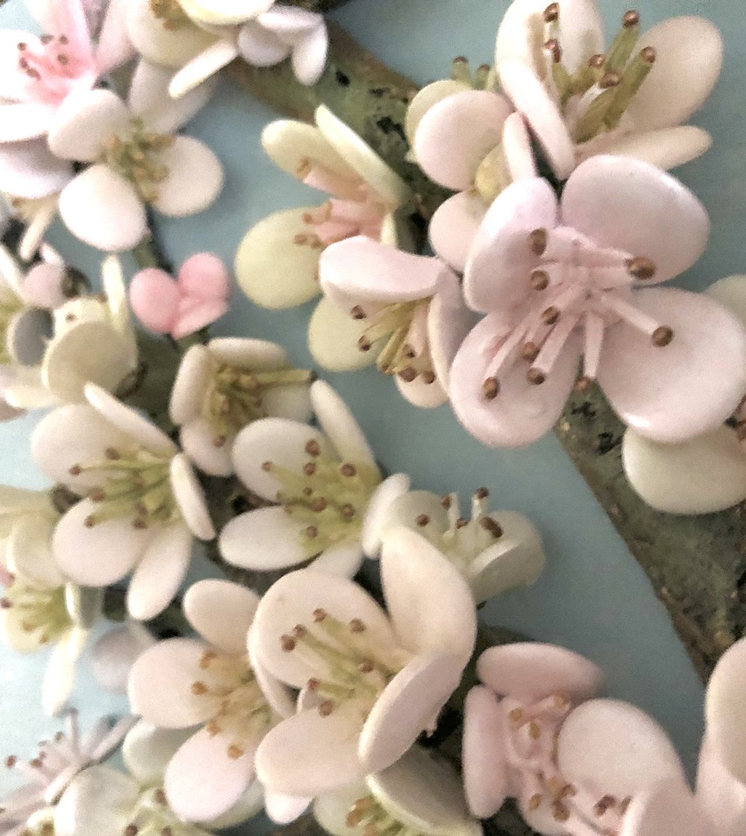 VFrance_Artist's tweet photo. A few little sneaky peek snippets from my brand new collection - coming together beautifully! 🤍 👌 Happy Friday folks! 🤍 #mixedmedia #sculpture #beautiful #delicate #cherryblossom #originalartwork #uniquestyle  #new #collection #coming #soon #lovemyjob🤍 https://t.co/CzrcEKqvOn