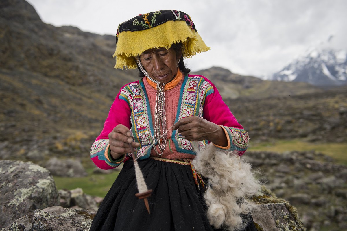 SharedInterest's tweet image. Joining a co-op is a proactive way that we can help to build back better. This #CoopsFortnight we are celebrating the benefits &amp;amp; diversity of co-op membership. 

At Shared Interest we work with co-ops worldwide providing them with the finance to build &amp;amp; grow. #JoinACoop