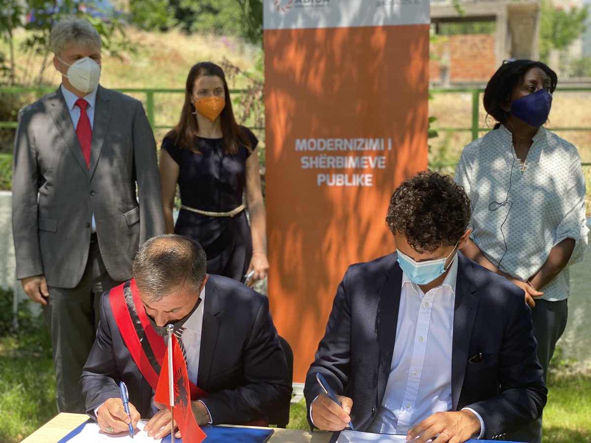 EltayebLimya's tweet photo. Grateful to Gov of 🇦🇹 @steinertirana, @ADCinAlbania 4 their support 2consolidate @ADISA_Al citizen centric public service delivery.The  modernization&amp; digitalization of service delivery is accompanied with higher quality and improved accessibility to better serve citizens of 🇦🇱 https://t.co/DASGmwuSjE