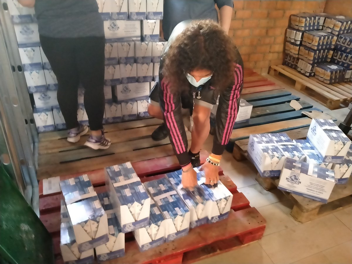 RSPCaceres's tweet photo. Preparando el reparto de la semana que viene 💪💪💪 https://t.co/eSGlDSWXwW