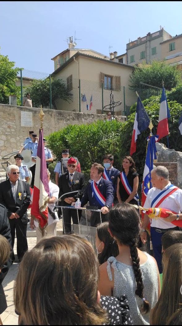 CedricRoussel06's tweet photo. 🇫🇷 En ce #18juin je suis à Falicon pour la remise officielle du nouveau drapeau à la section faliconaise de l'@onacvg

Aux côtés de Mme le Maire @AnaisTosel et des parlementaires des #AlpesMaritimes je salue l'engagement de ces passeurs de mémoires aux nouvelles générations. https://t.co/UlX6Q3q3JC