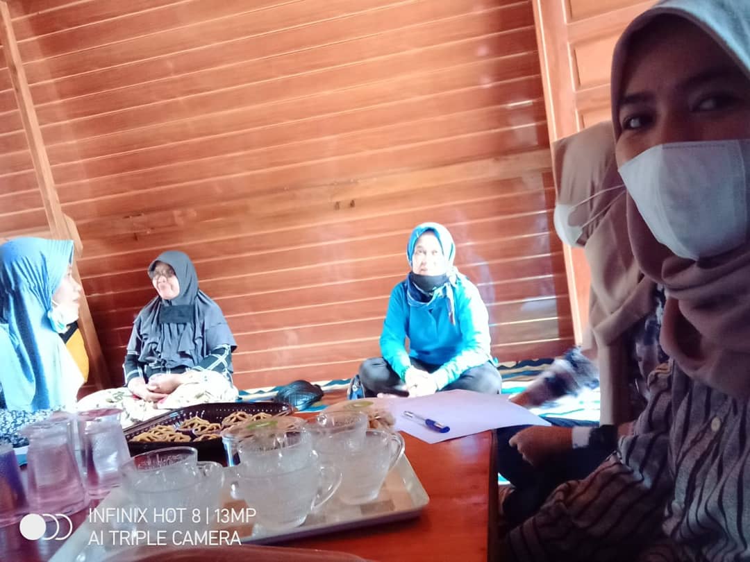 Merty73734082's tweet photo. Penyuluhan Pra Koperasi bersama Ibu2 gerai Rosela di Siba Centre Tanjung Enim https://t.co/SH2ILd9azX