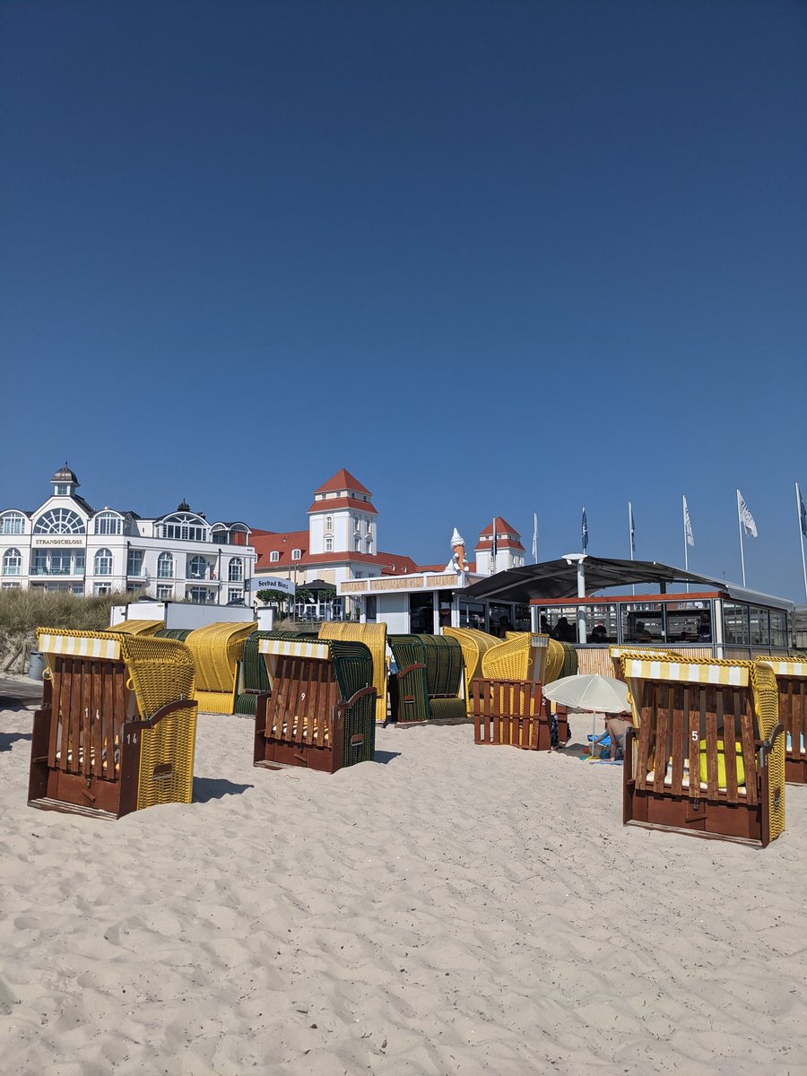 TravelTwoEat's tweet photo. #mykindofhappiness Happy Friyay everyone! @BinzOstseebad #Ostsee #binz https://t.co/NWCgrLKOdX
