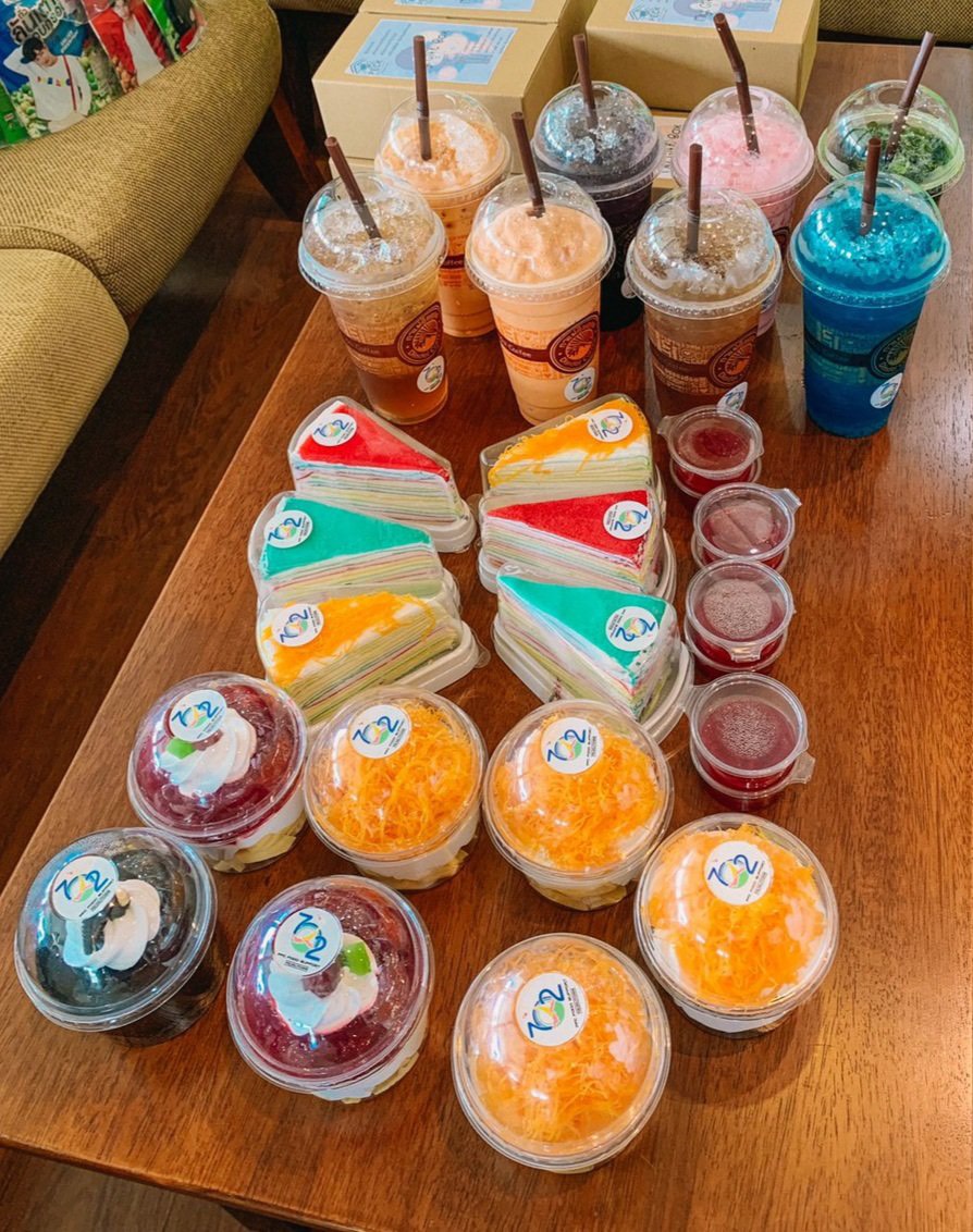PFC_FoodSupport's tweet photo. Food Support ณ ลำปาง ❤🦋
ขอบคุณ @30upLovePalit อีกครั้งที่ช่วยประสานงาน และให้ทีมได้มีส่วนร่วมในกิจกรรมครั้งนี้ 😘 นะคะ
ขอบคุณนุช @Auisirilak1 สำหรับรูปสวยๆ คร่า🥰
#รถพยาบาล702atลำปาง
#รถพยาบาล702day3
#เป๊กผลิตโชค
#PeckPaLitChoke
#PFCFoodSupport https://t.co/MMmOnZPefX