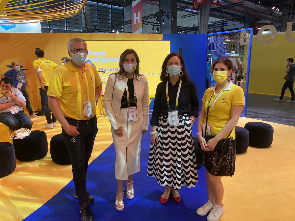 delphine's tweet photo. Le plus et le plus lumineux de tous les corners ☀️ ⁦@VivaTech⁩ @GroupeLaPoste⁩ ⁦@VanessaChocteau⁩  ⁦@hillairepatrice⁩ ⁦@nathqueencole⁩ ⁦@MAudeDubanchet⁩ #JFD #Vivatech https://t.co/t9ehVWeMWG