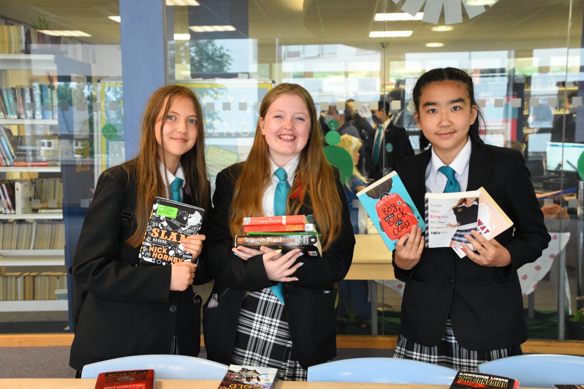 thecompton's tweet photo. You can never have enough books! The LRC Book Swap. Students left with armfuls of Alex Rider, a plentiful supply of Potter and a clutch of classic books. #readingisfun #BooksWorthReading #books #libraries #acceleratedreader #renlearn @AnthonyHorowitz @jk_rowling https://t.co/GXXCtPdLy0