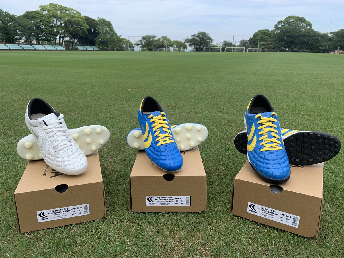 r_voita's tweet photo. ブランドアンバサダーを務めさせていただいている #YASUDA 様からNEWスパイク&ターフシューズが届きました‼️
いつもサポートありがとうございます😭
今回もカッコいいです🔥
#いわきFC 戦からBlue × Yellowを履きます👍
#Ligaresta(#リガレスタ)
Blue × Yellow
White × White
@YASUDARugbyJP https://t.co/EGwRCQuMKM