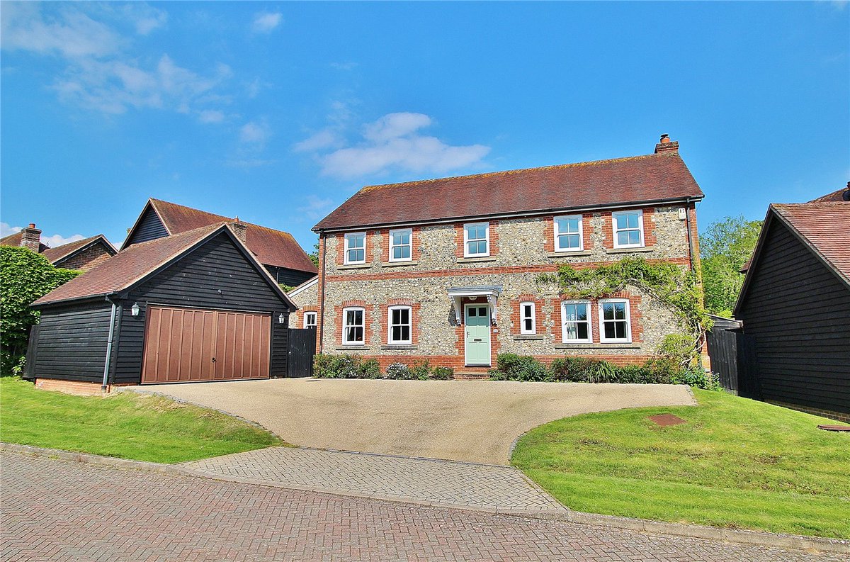 MichaelJonesEA's tweet photo. Convent Gardens, #Findon
 
Request a virtual or personal viewing by calling our Findon Sales office: 📞 01903 872 949

Full details > https://t.co/YPXvJq7Y31
 
#ForSale #PropertyForSale #MichaelJones #Property #FamilyHome #ModernProperty #Garden #StylishInterior #VillageProperty https://t.co/BqEilMZMla