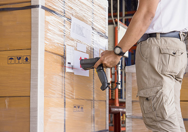 Distpublic's tweet photo. Realizamos logística para el marketing📦
Cada cliente es único, y por eso trabajamos para entender y plasmar sus necesidades. Nuestro servicio de logística integral 360º nos permite adaptarnos a las demandas y características de cada proyecto. 
👀👉 https://t.co/eHSQbUvoNB https://t.co/JuxRBTBI3l