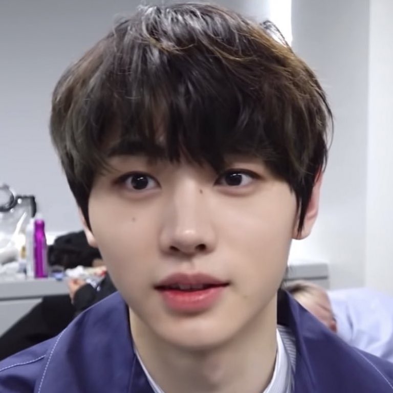 한 장면에서 계속 멈춰있게 만드는 초깜찍아기강아지 비주얼