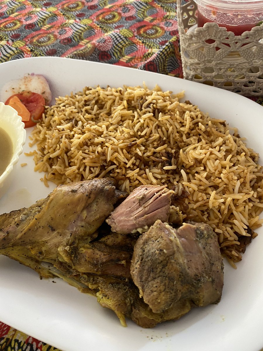 Abuu_Yazeed's tweet photo. Eating my Mandi after friday prayers somewhere in Nairobi, (if you, you know) next table naona Shaffie #theRaverend and the whole gang!! 😅 https://t.co/K8XGjnjxHB