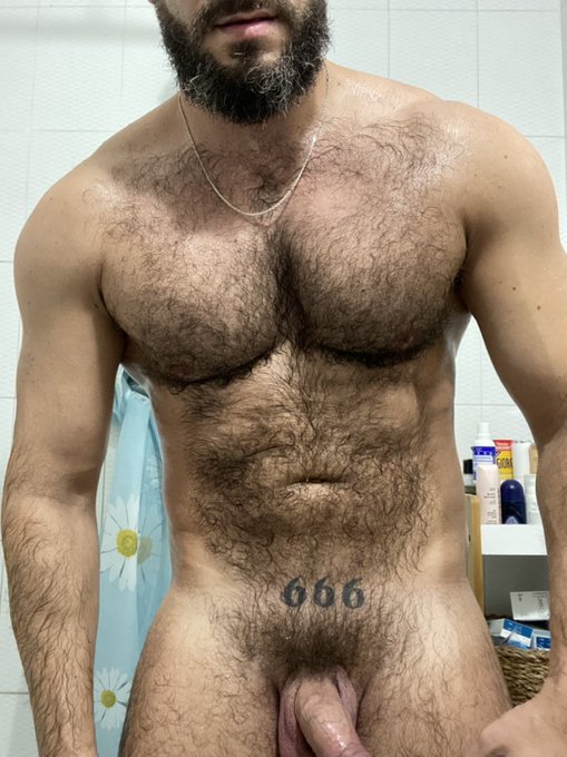 GETTING OUT OF THE SHOWER ALL WET AND HORNY WITH THE DESIRE OF THEM TO EAT YOUR COCK

https://t.co/ShlDLhvkMX