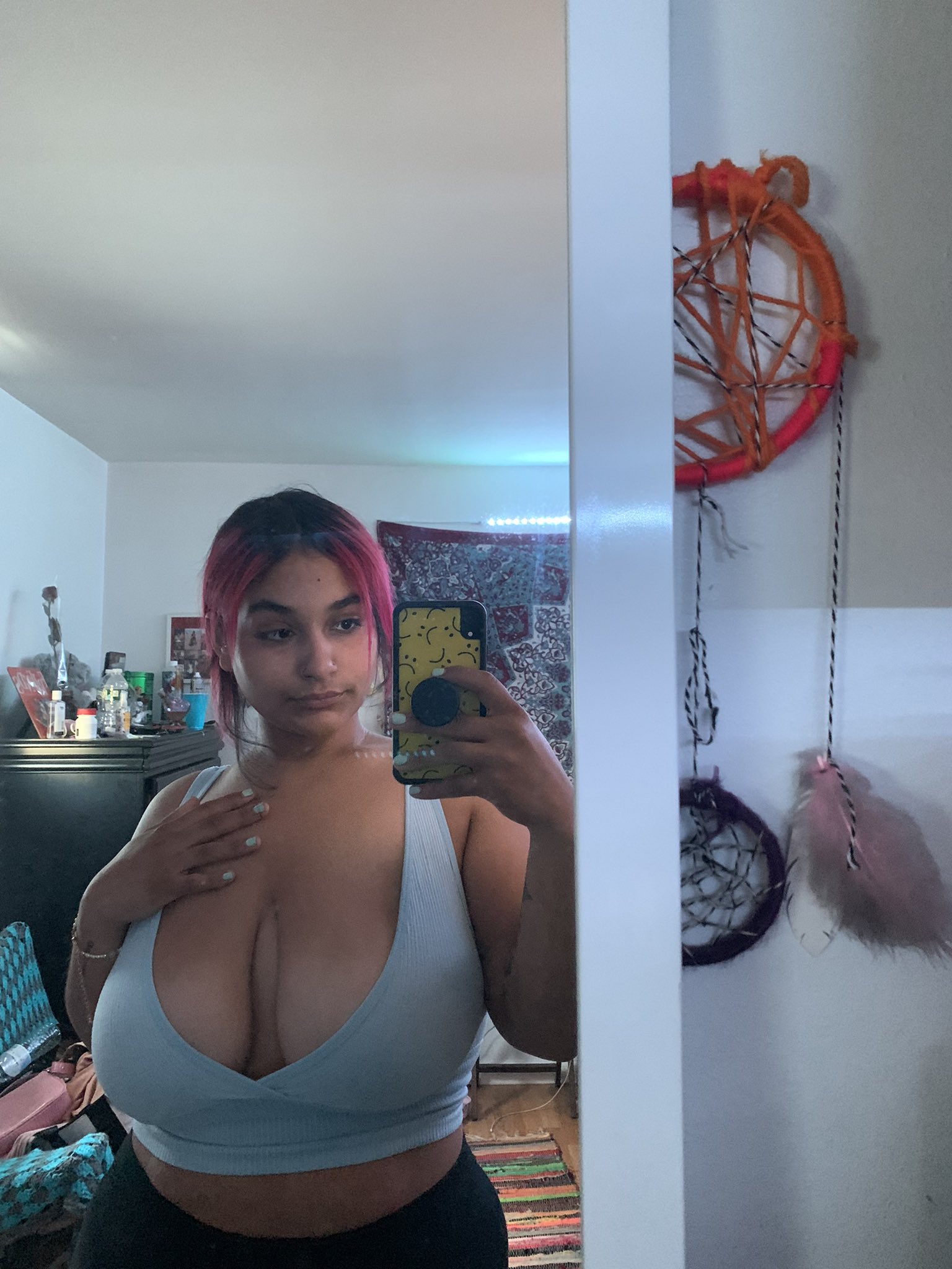 amber εїз on X: Too scared to wear this shirt outside without a bra cause  Im 98% sure a titty will fall out t.coeiX1QrS7sL  X