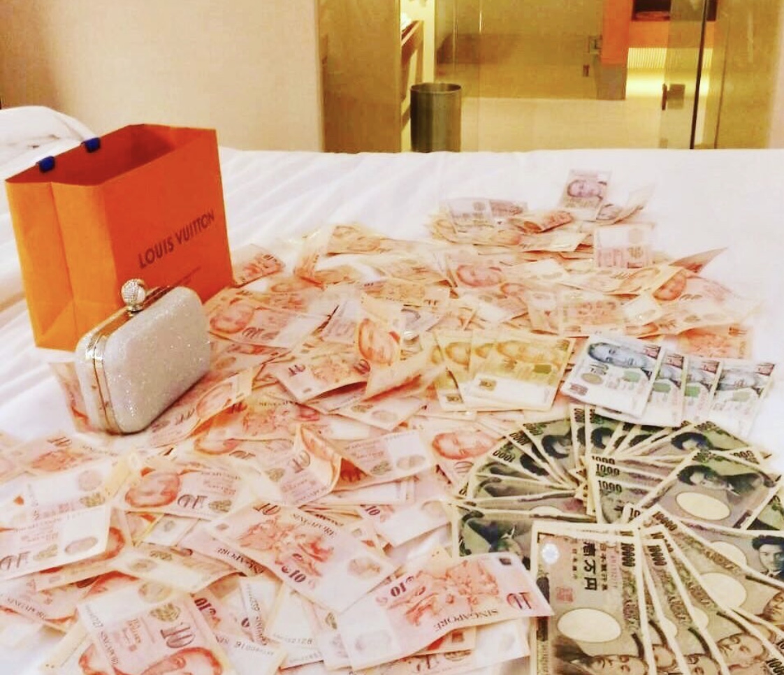 ai_chachachan's tweet photo. 🎀現金プレゼント企画🎀

コロナで大変だと思うので＂700万円＂を配布します！

【参加条件】 
①フォロー&amp;RT 
②この投稿をいいね 

当選発表：6/20

引用RTで当選確率UP ！

当選報告はLINEで行います✉️
→https://t.co/YnPrFbIx51 https://t.co/PjDesOaGoP