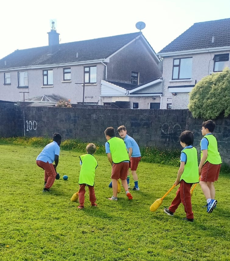 scoileoinboys's tweet photo. Smashing weather for #3rdClasses #sports #day in @scoileoinboys #funfriday (3) https://t.co/lET5Ekxbo9
